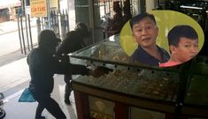 Chủ tiệm vàng bị cướp ở Hóc Môn: ‘Kẻ cướp bắn tôi hai phát’
