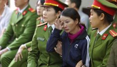 Những giọt nước mắt đáng khinh của mẹ nữ sinh giao gà