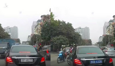Xe Mercedes ‘hô biến’ biển trắng sang biển xanh trong tích tắc trên phố Hà Nội