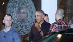 Cựu Tổng thống Mỹ Obama cùng phu nhân xuất hiện ở  Q.1
