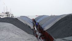 Cảnh sát biển tạm giữ 6.000 tấn than không rõ nguồn gốc
