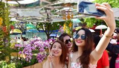 Đường hoa Nguyễn Huệ xơ xác ngày mùng 3 Tết