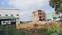 Một xã ở Hà Nội có hàng chục công trình xây dựng lấn sông, lấp hồ