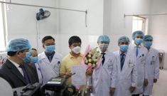 Niềm vui của bệnh nhân nhiễm virus corona ở TP.HCM ngày xuất viện