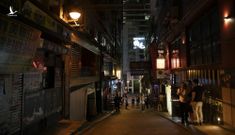 Kinh tế Hong Kong kẹt giữa hai ‘làn đạn’ biểu tình và Covid-19