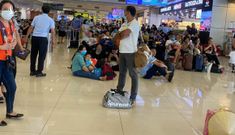 Hàng trăm chuyến bay bị ảnh hưởng do Tân Sơn Nhất đóng đường băng