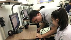 Lớp học giúp người khiếm thị ‘online’ học bài, tìm việc