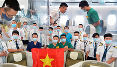 The Guardian: Việt Nam, đất nước giàu lòng nhân ái bậc nhất thế giới với chuyến bay mang đầy virus