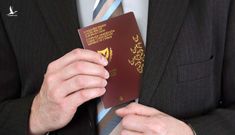 Những quan chức lộ “hộ chiếu kép” gây xôn xao