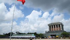 Xúc động hình ảnh quốc kỳ Việt Nam qua ống kính bạn bè quốc tế