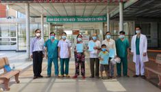 Cụ ông 90 tuổi ở Quảng Nam ‘thắng’ COVID-19, xuất viện về nhà