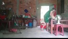 Từ vụ việc con bạo hành mẹ già, bài học về sự thiếu gắn kết gia đình