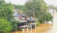 Quảng Trị: Người dân leo nóc nhà, kêu cứu cả đêm