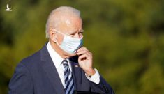 Tại sao ông Biden luôn đeo khẩu trang?