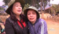 Giám đốc sở bật khóc nhìn cảnh trường tan hoang ở Hướng Hóa