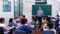 Giáo viên 8.0 IELTS vẫn chưa đủ điều kiện dạy ở Việt Nam, Bộ GD-ĐT nói gì?
