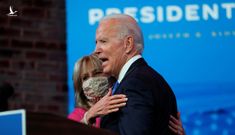 Thắng phiếu cử tri đoàn, ông Joe Biden chỉ trích ông Donald Trump ‘không tôn trọng ý dân’