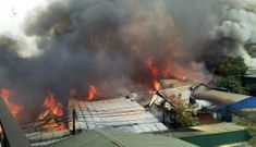 Hơn 10 xưởng gỗ hàng nghìn m2 ở Hà Nội bốc cháy dữ dội