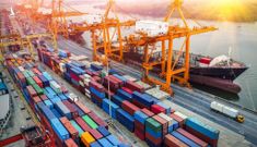 Wall Street Journal: Cách Việt Nam trở thành ngoại lệ của thế giới