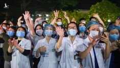 221 nhân viên nghỉ việc ở BV Bạch Mai có thực sự ‘không bất thường’?