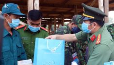 Đại tá Đinh Văn Nơi ủng hộ 200 triệu đồng hỗ trợ các chốt phòng, chống COVID-19