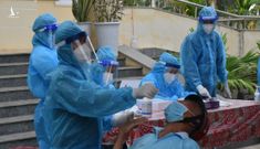 Người dân ở Bình Định phải trả tiền test Covid-19 mới được chích vaccine
