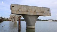 Cầu 150 tỷ xây hơn 4 năm mới xong 4 trụ ở Quảng Nam