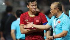 HLV Park Hang Seo triệu tập gấp trung vệ thay Quế Ngọc Hải