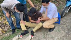 Bắt kẻ truy nã đặc biệt nguy hiểm đang trên đường trốn sang Lào