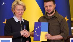 Trao “vật quan trọng” cho TT Zelensky, EU mở tiến trình gia nhập chưa từng có cho Ukraine