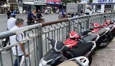Tại sao tôi phải trả phí cho chính vỉa hè của mình?