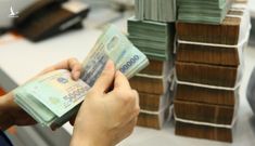 Bàn tay Chính phủ giúp ngân hàng trở mình