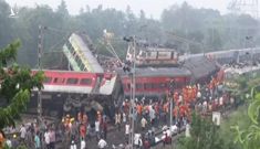 Tai nạn đường sắt kinh hoàng, gần 300 người tử vong ở Ấn Độ