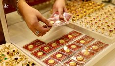 Giá vàng hôm nay 8/6: Vàng nhẫn giảm gần 1 triệu đồng mỗi lượng