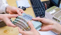 Năm 2025 tiết kiệm 10% để cải cách tiền lương, thêm 10% cho nhiệm vụ cấp thiết