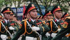 Quốc hội thông qua Luật sửa đổi tăng tuổi nghỉ hưu của sĩ quan quân đội