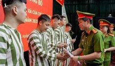 ĐẤT NƯỚC TRỌN NIỀM VUI