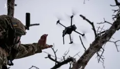 Lính Nga dùng tay không vô hiệu hóa drone Ukraine