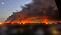 Nga tấn Ukraine, sân bay Kiev bốc cháy