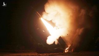 Tên lửa đạn đạo rơi xuống thành phố, người dân Hàn Quốc hoảng sợ tột độ