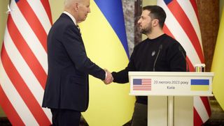 Bất chấp phản đối, Mỹ vẫn quyết tài trợ “khủng” cho Ukraine