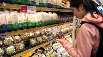 Hàng Việt bị ‘hất’ khỏi siêu thị ngoại
