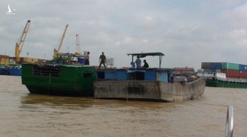 Nổ súng bắt giữ 4 tàu hút cát trái phép trên sông Đồng Nai