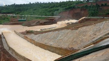 Sự cố đập thủy điện Đắk Kar: Chuẩn bị phương án nổ mìn xả lũ