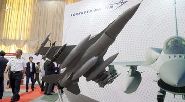 Báo Nga: Mỹ chào mời Việt Nam mua F-16 nhằm cạnh tranh máy bay Nga