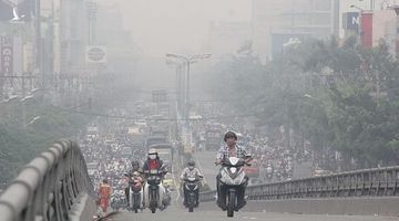 Ô nhiễm vượt mức: Đề xuất xe phải “rửa” trước khi vào Hà Nội
