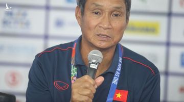 HLV Mai Đức Chung chia sẻ bất ngờ sau khi tuyển nữ Việt Nam vô địch SEA Games 30