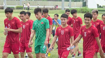 Bùi Tiến Dũng không có tên trong đội hình chính trận U22 Việt Nam vs U22 Singapore