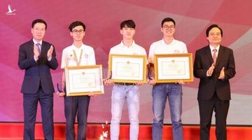 Trao giải cuộc thi “Học tập và làm theo tư tưởng, đạo đức, phong cách Hồ Chí Minh”