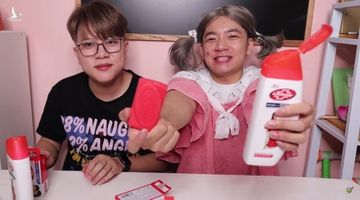 Đăng video hướng dẫn trẻ em ăn xà phòng, sữa tắm ở Việt Nam